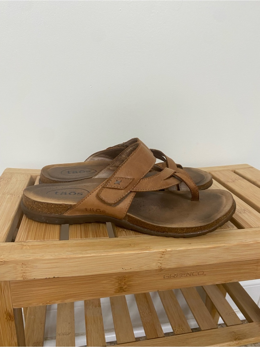 Taos Women’s Size 10 Brown Leather Comfort Thong Sandals Adjustable
